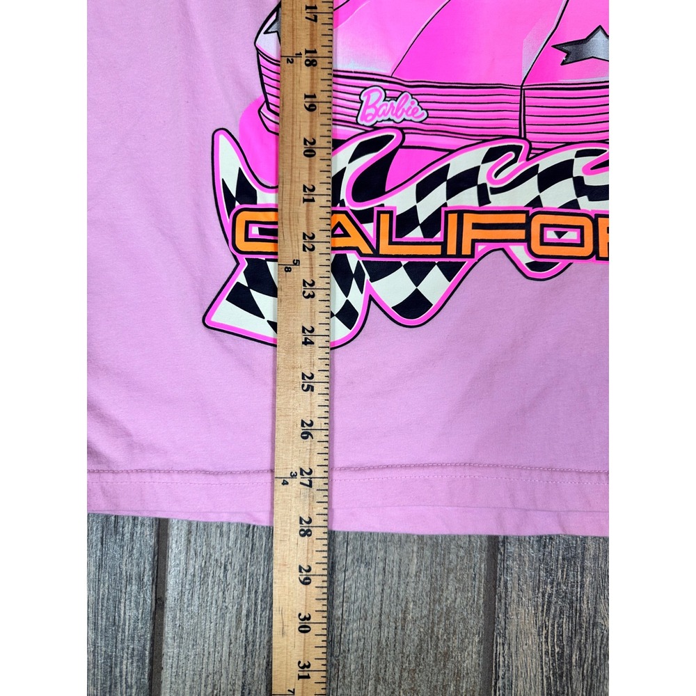 Barbie 59 California Pink Car Graphic T Shirt Large 2024 Mattel‎ - Picture 4 of 7